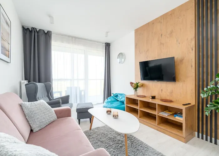 Westin House 410 Apartment *