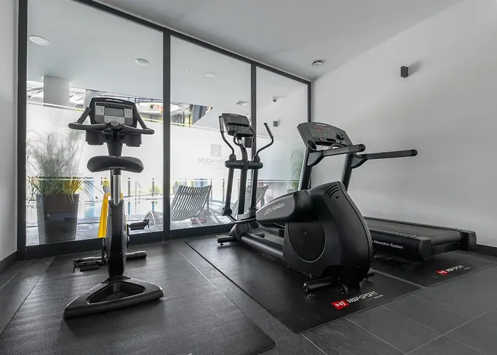 Westin House 410 Apartment