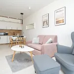 Апартаменти Westin House 410